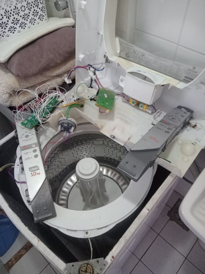 Geladeira em manutenção